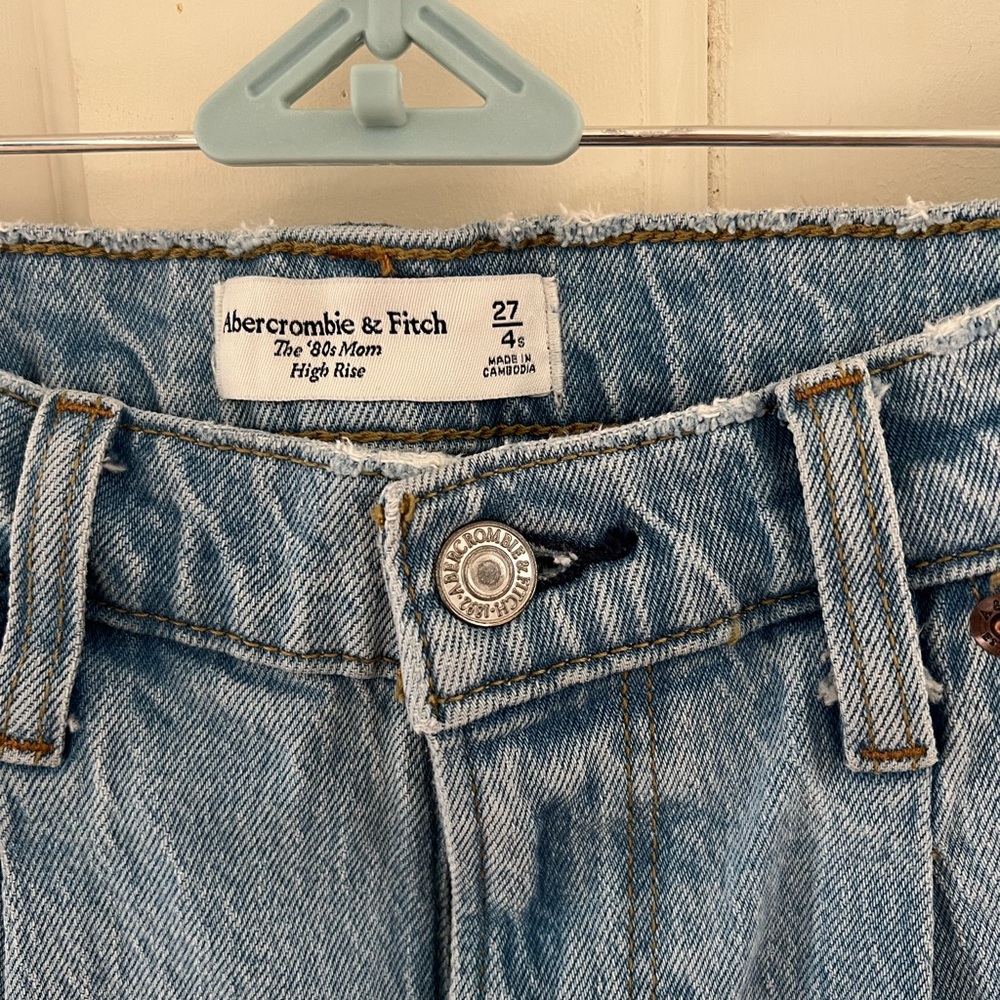 Abercrombie & Fitch High Rise Blue Jeans - Picture 2 of 4